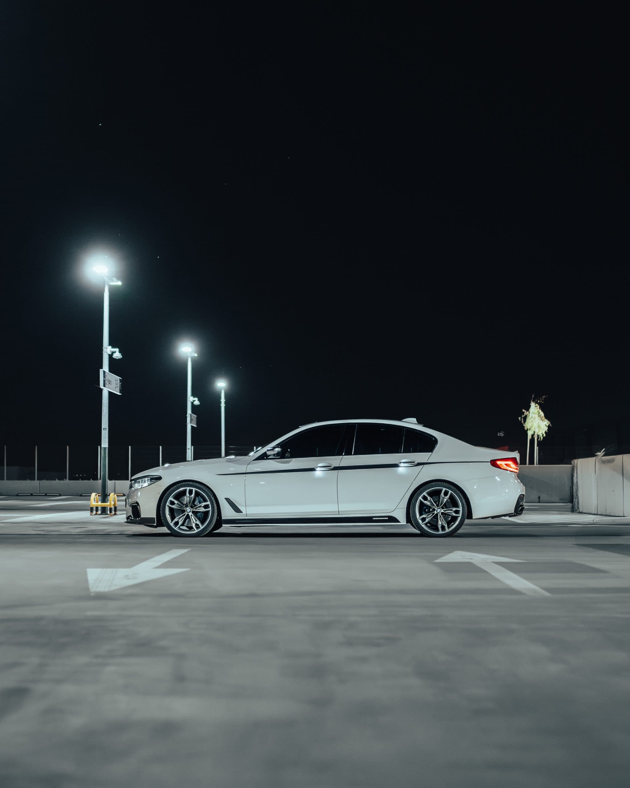 BMW M550i 700 KM - zdjęcie 9