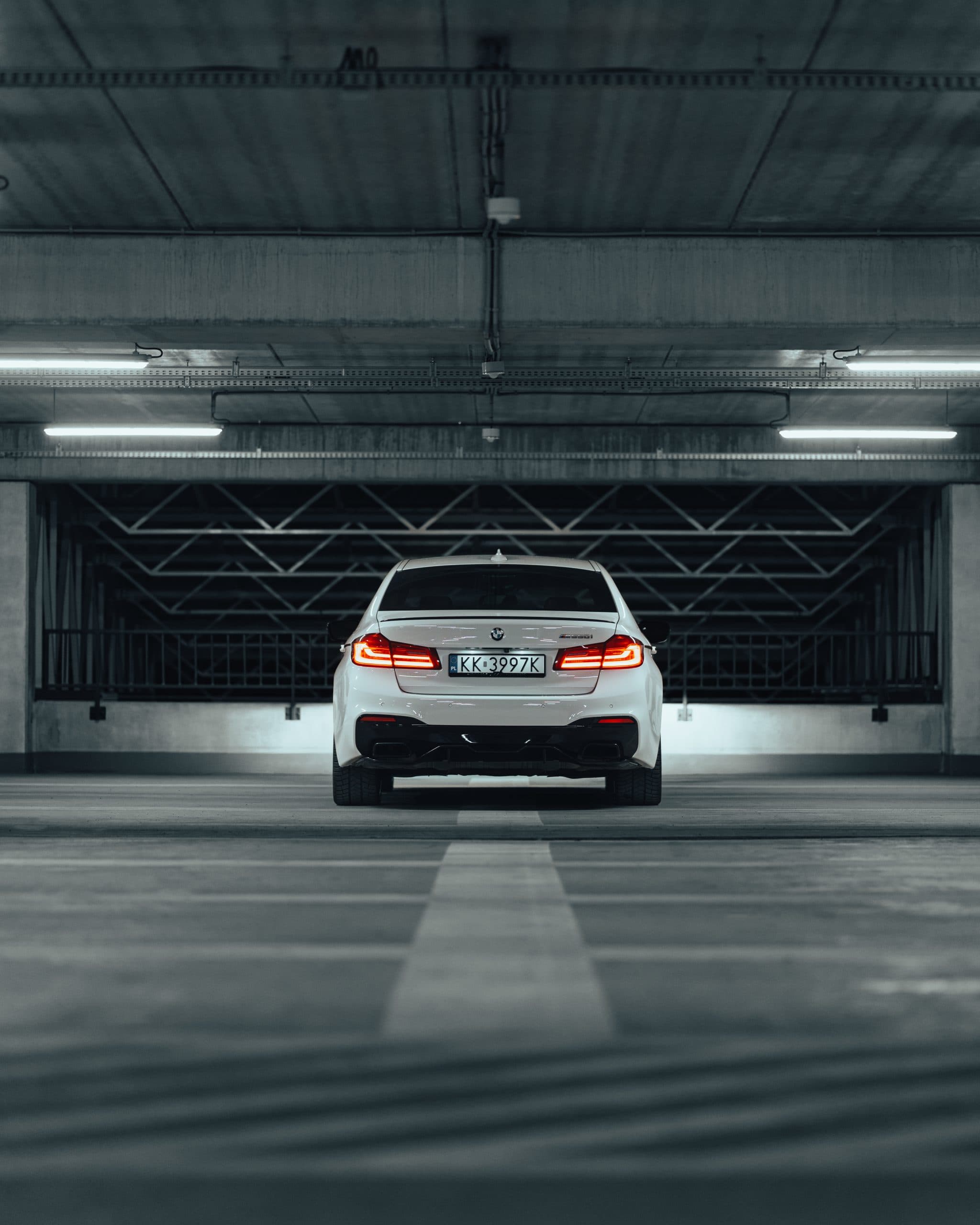 BMW M550i 700 KM - zdjęcie 11